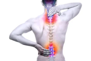 Bị đau lưng giữa và cách điều trị hiệu quả